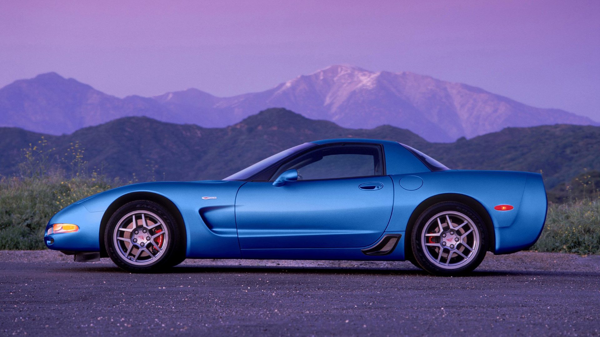 Corvette Generations/C5/C5 2001 Blue Z06 Left.jpg